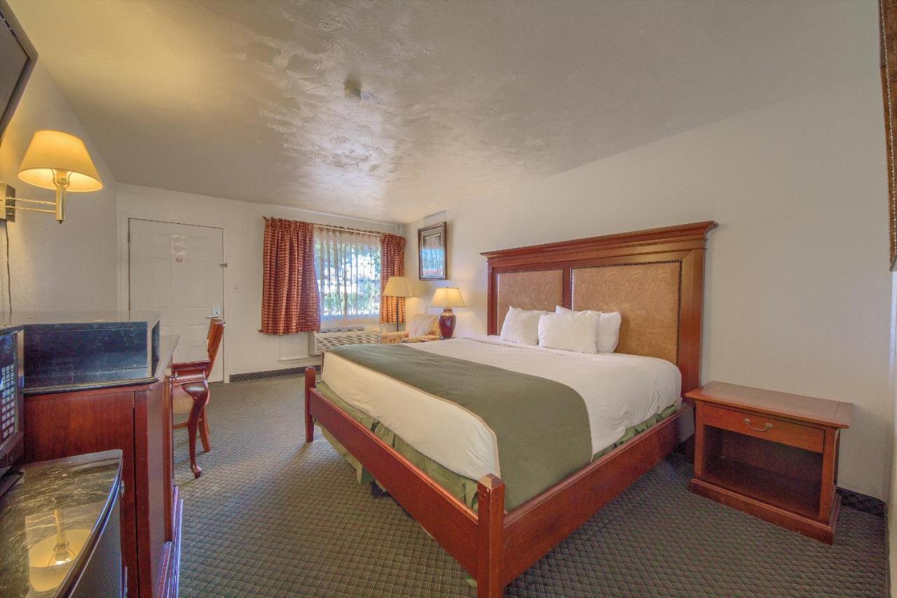 Americas Best Value Inn Uvalde Exterior foto